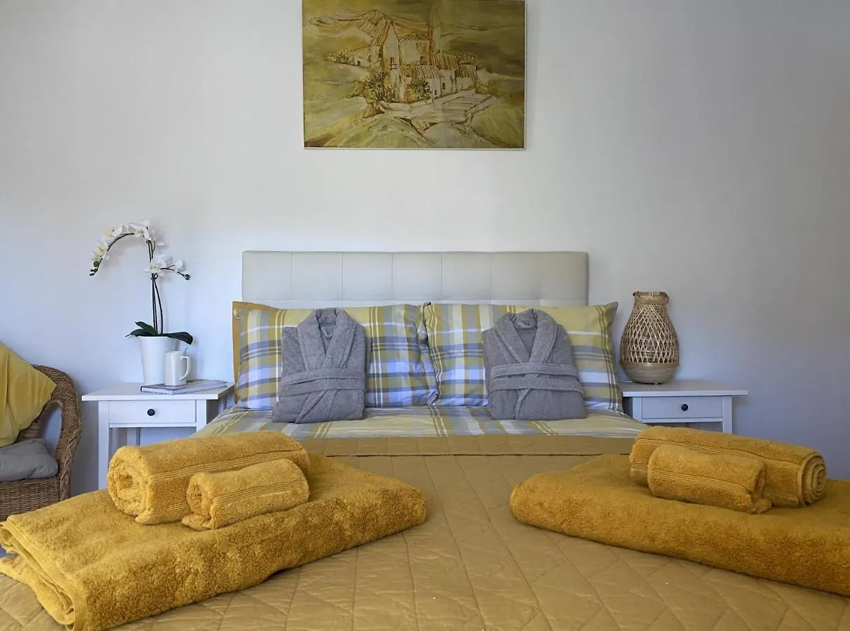 Finca Flor Canillas de Albaida Bed & Breakfast